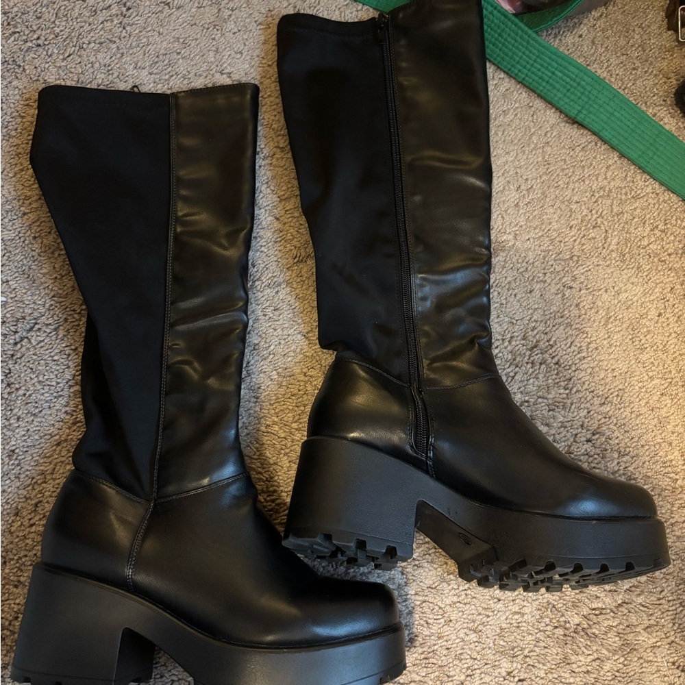 Black Women's Knee-High Boots
